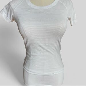 Lululemon White Short Sleeve Top